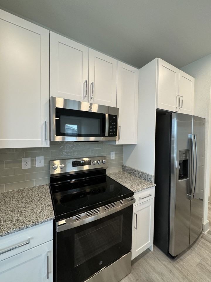 5600 Ten Mile Bridge Rd #2212 - Photo 3 of 8