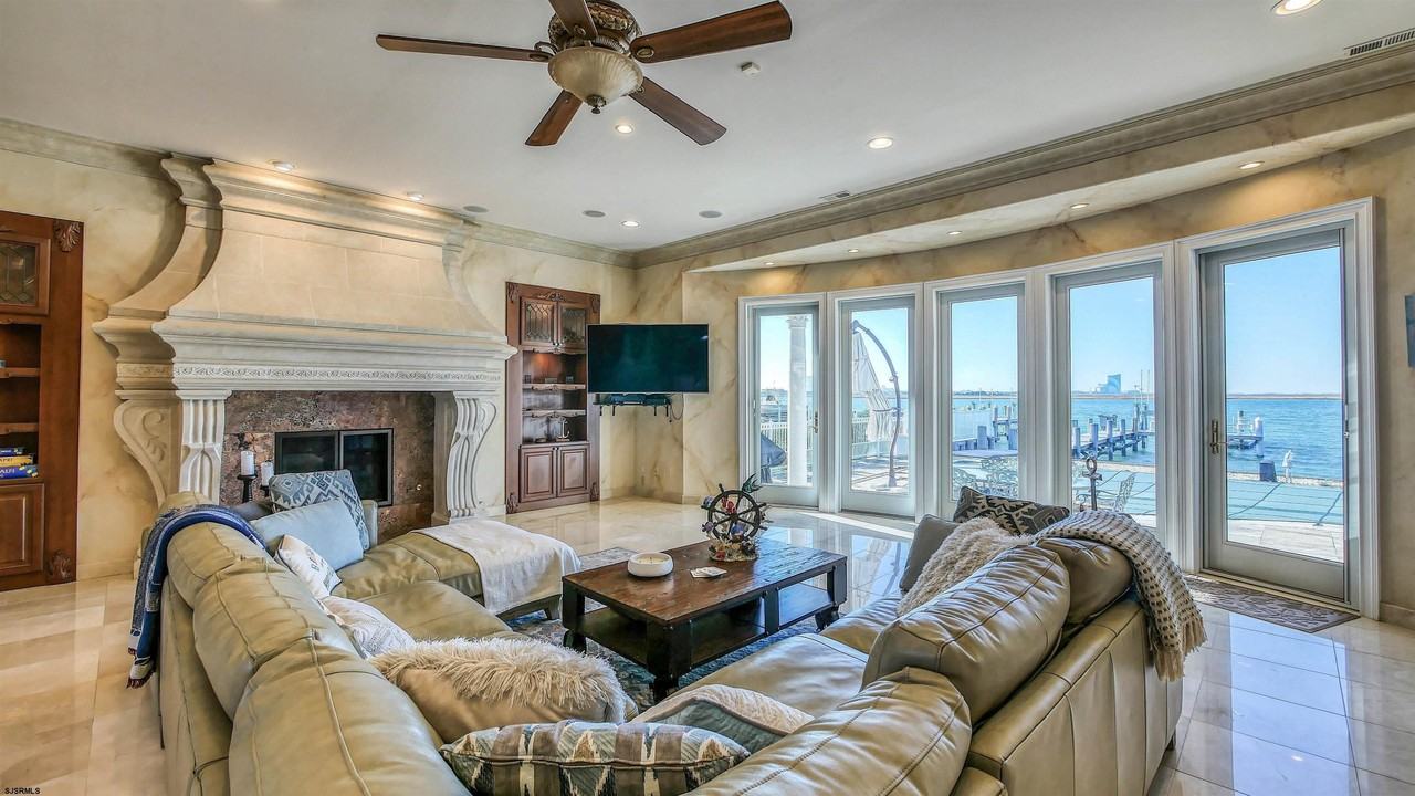 530 W Shore Dr - Photo 7 of 50