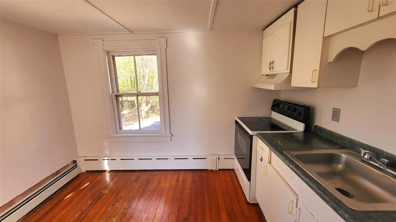 9 Church St Apt 1 - Photo 3 of 16