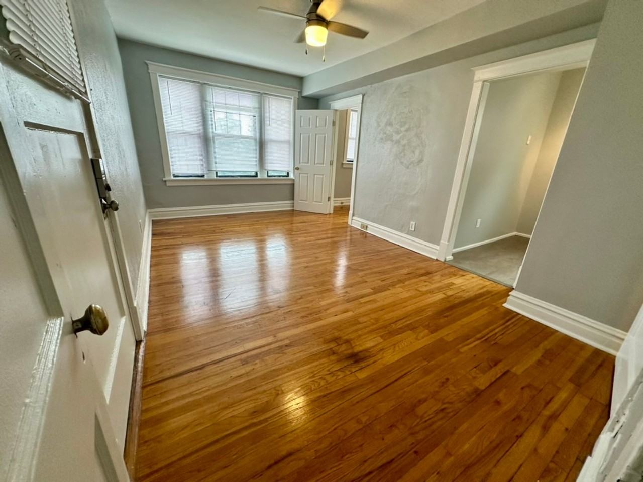 303 - 4415 Pershing Ave. - Photo 4 of 26