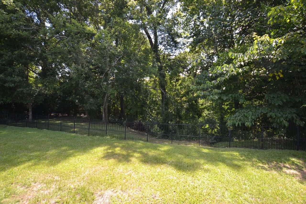 5235 Pine St - Photo 7 of 38