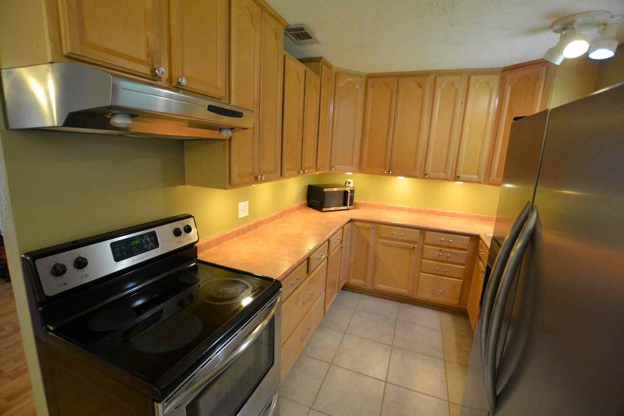 5235 Pine St - Photo 2 of 38