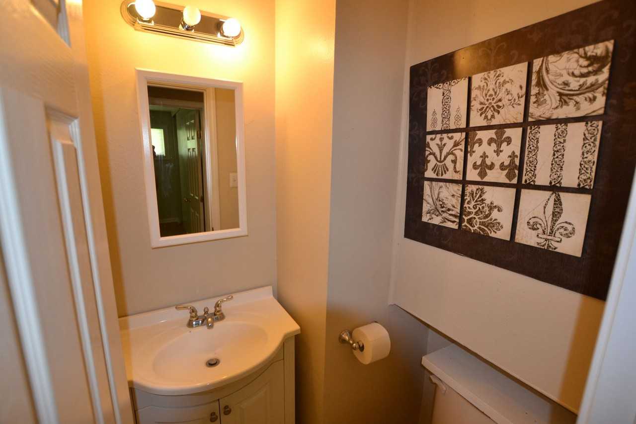 5235 Pine St - Photo 6 of 38