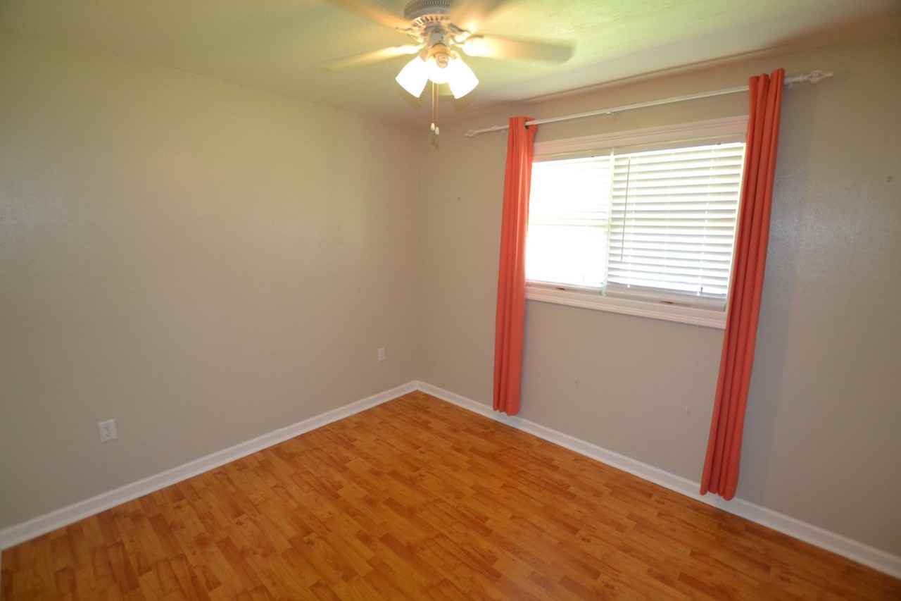 5235 Pine St - Photo 2 of 38