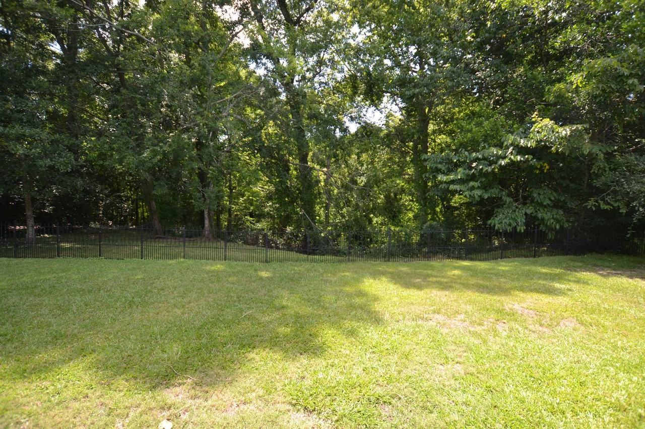 5235 Pine St - Photo 5 of 38