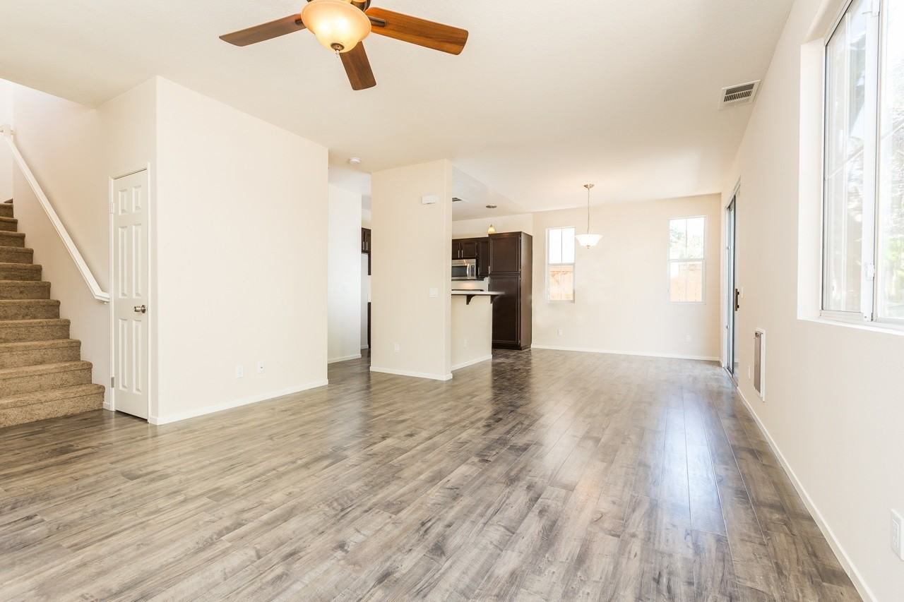 135 Alicia Way - Photo 3 of 8