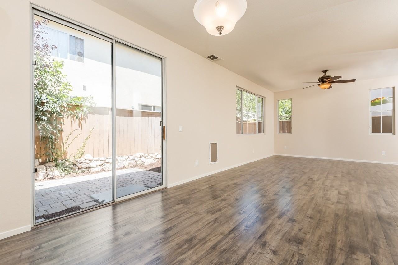 135 Alicia Way - Photo 6 of 8