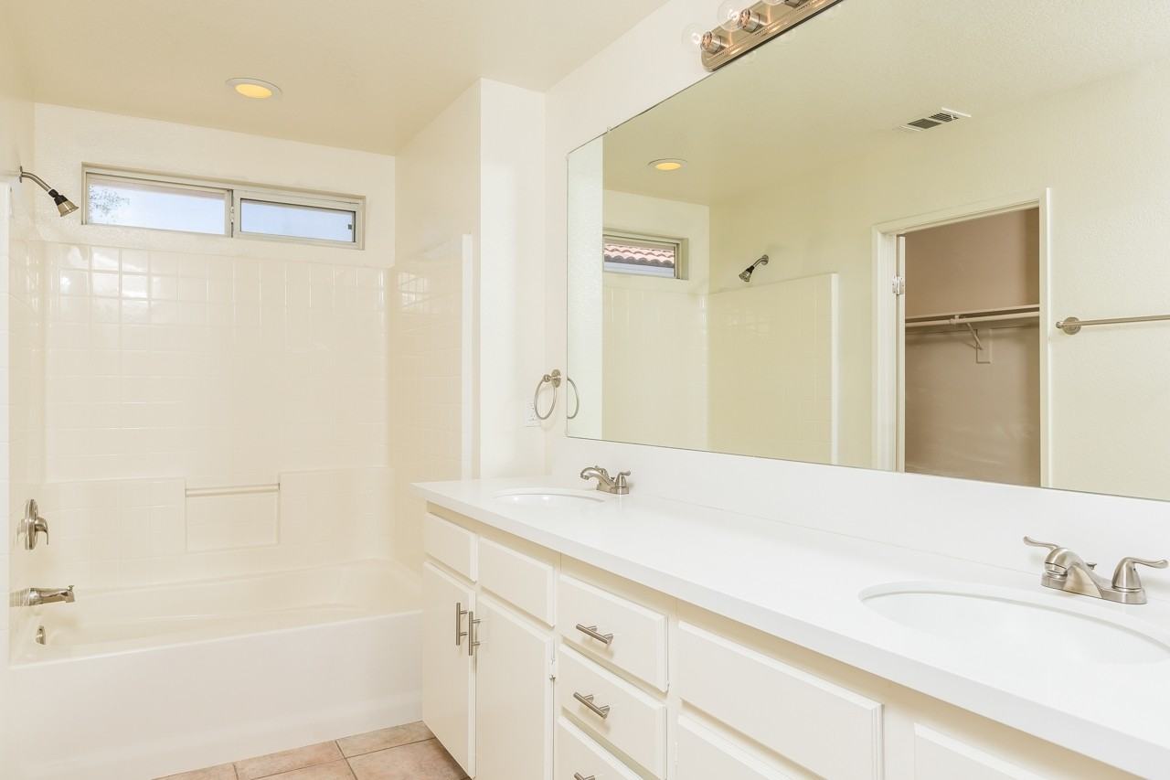 135 Alicia Way - Photo 7 of 8