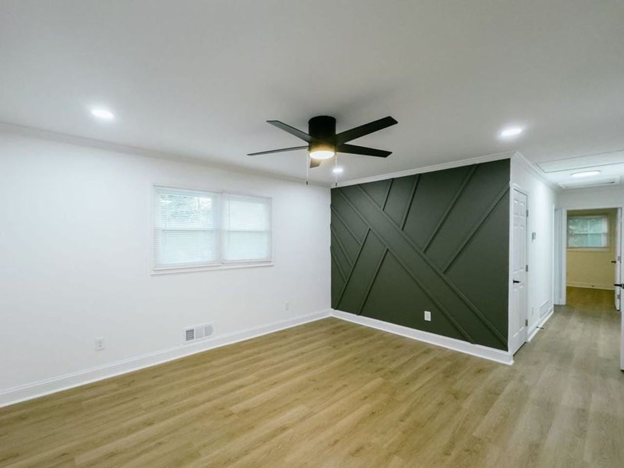 366 Illinois Ave Nw - Photo 4 of 13