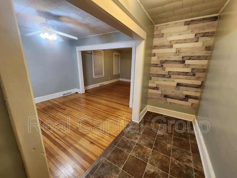 806 Park Ave #1 - Photo 6 of 16