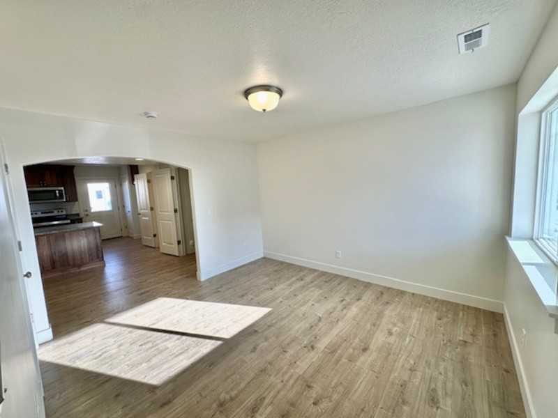 335 Nw #7 - Photo 2 of 10