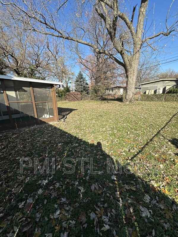 8439 Alder Ave - Photo 2 of 13