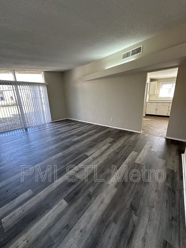 8439 Alder Ave - Photo 6 of 13