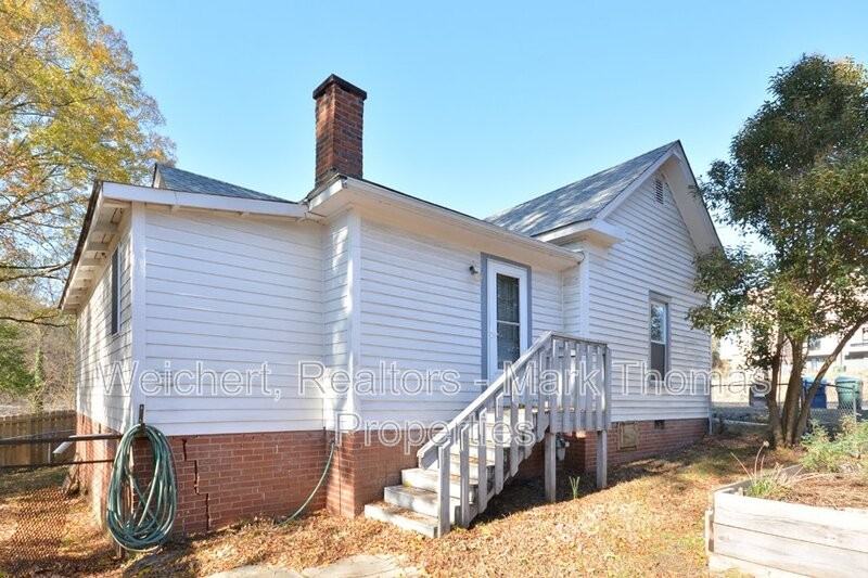 605 Yancey St - Photo 3 of 24