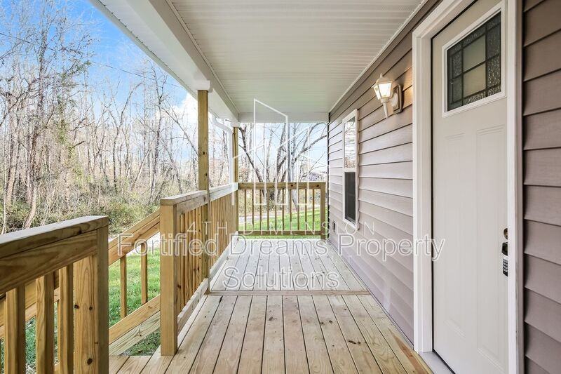 612 Marshall St - Photo 3 of 14