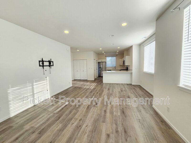 946 Nw Highgarden Dr - Photo 5 of 23