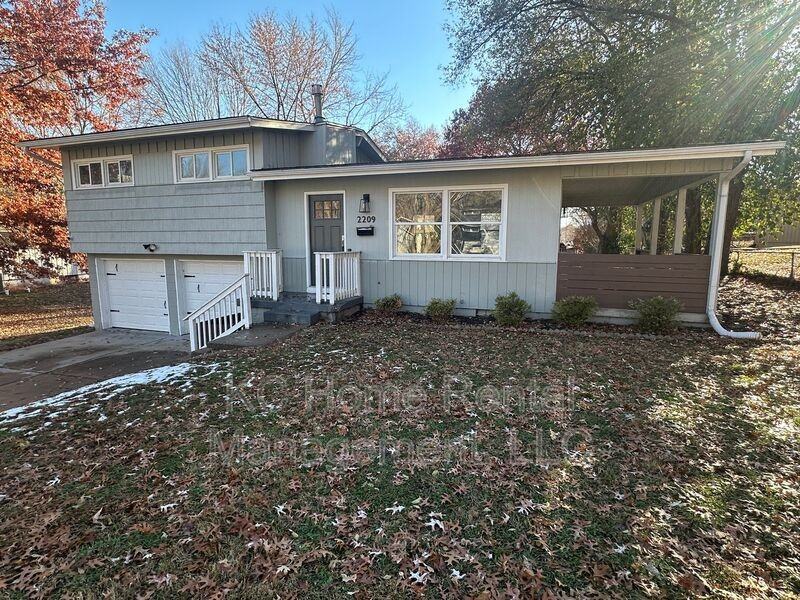 2209 Ne 60th Ter - Photo 2 of 35