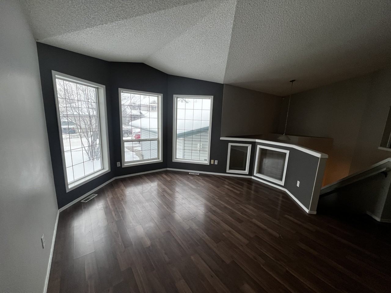 2849 41 Ave Nw - Photo 4 of 17