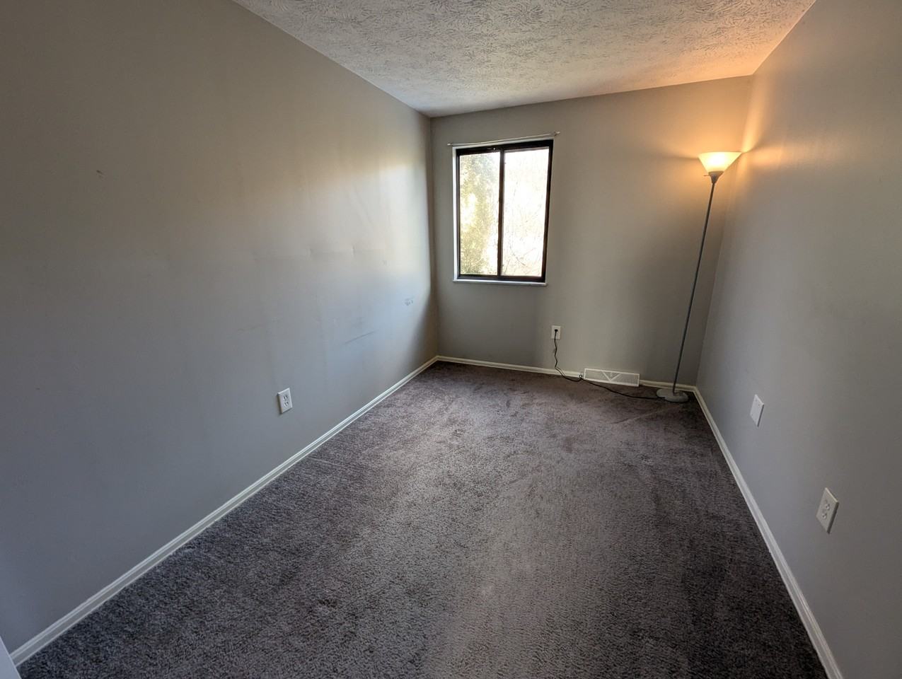 300 Benson Cir - Photo 3 of 18