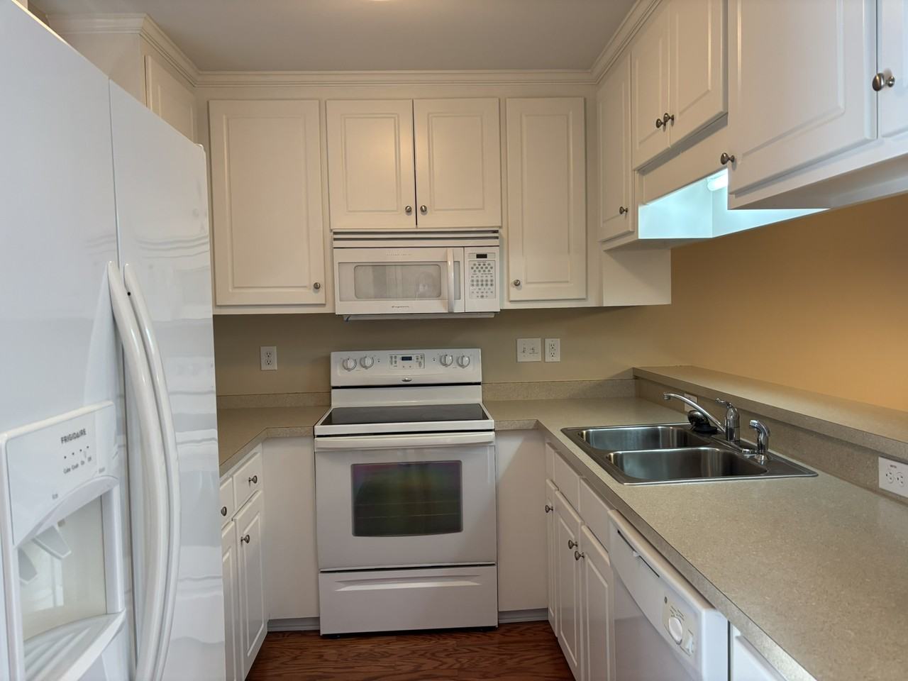 127 W Moss Creek Dr - Photo 2 of 11