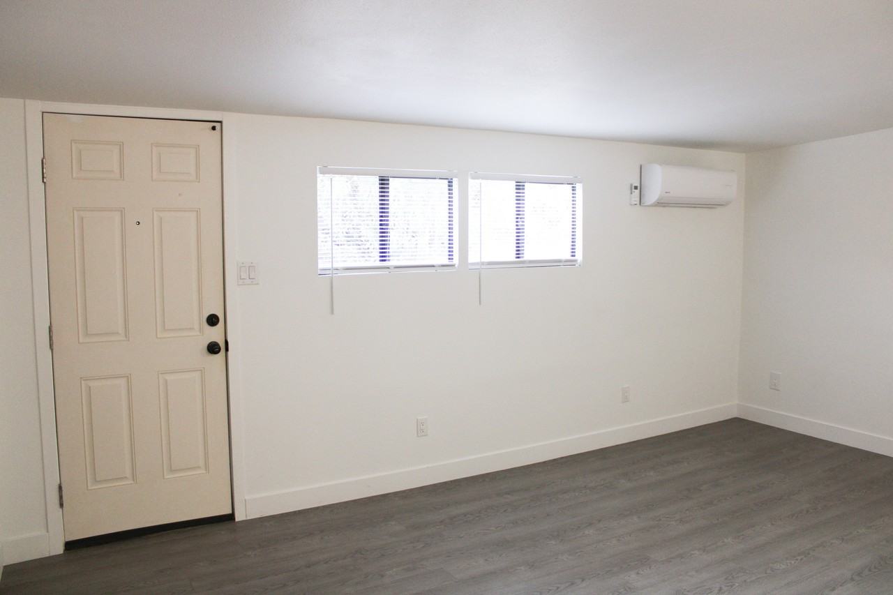 1634 Phillips Ave - Photo 4 of 18