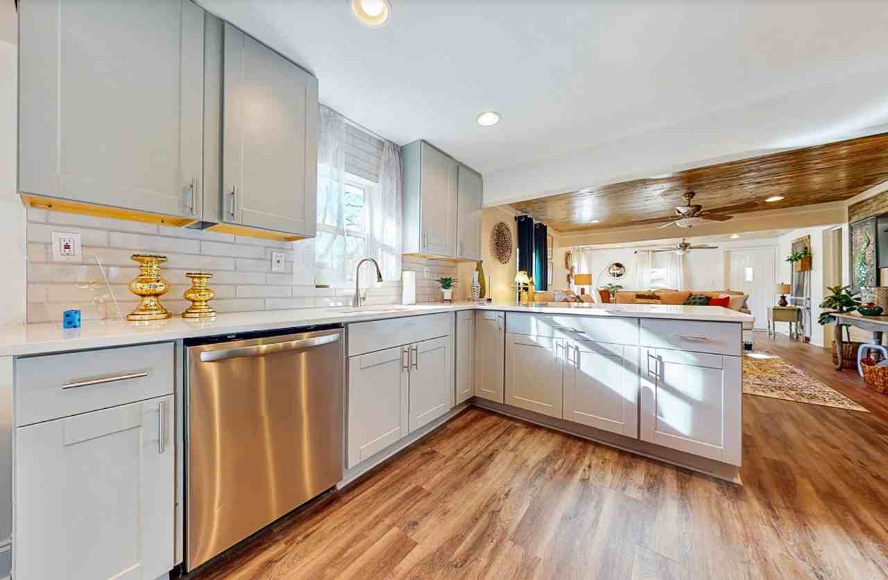 6735 Roper Rd - Photo 5 of 8