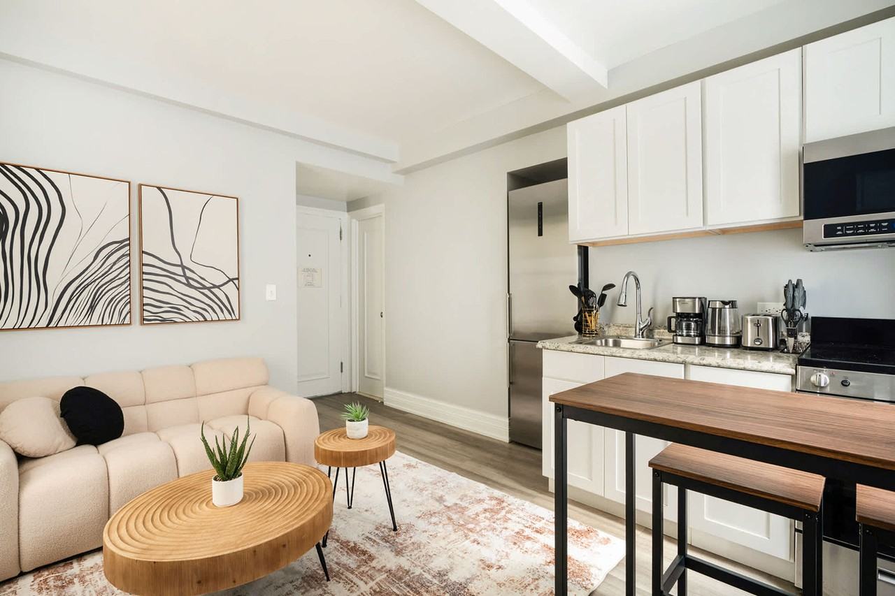 234 W 73rd St #1031181P - Photo 5 of 26