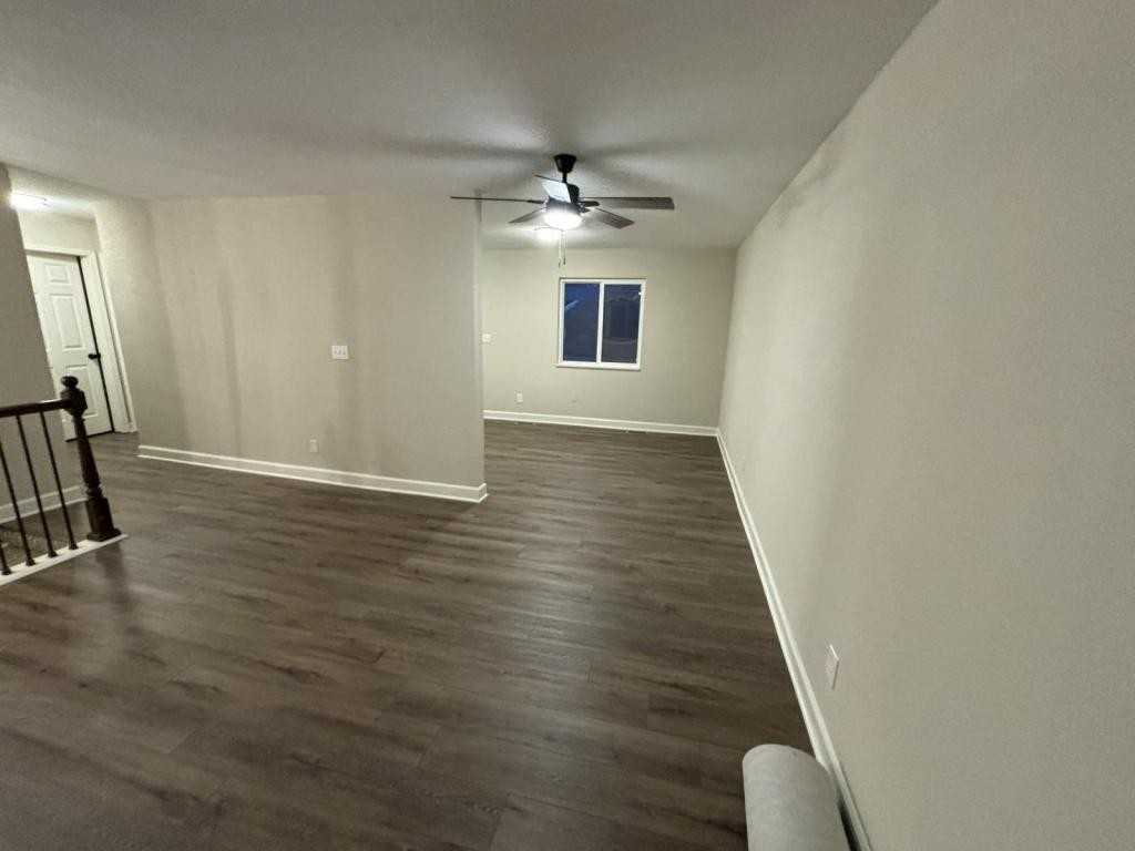 1450 Summit St - Photo 3 of 13