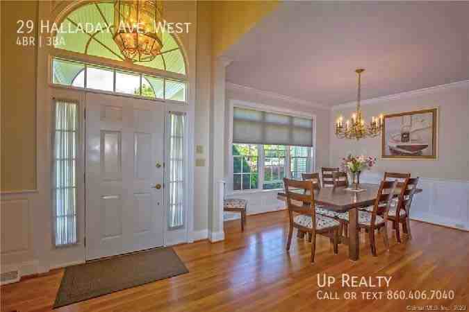 29 Halladay Ave W - Photo 5 of 41