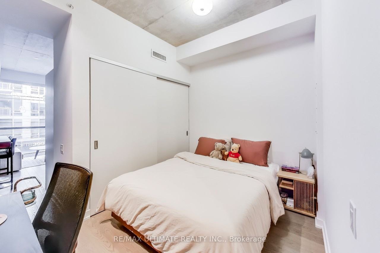 39 Brant Street #207