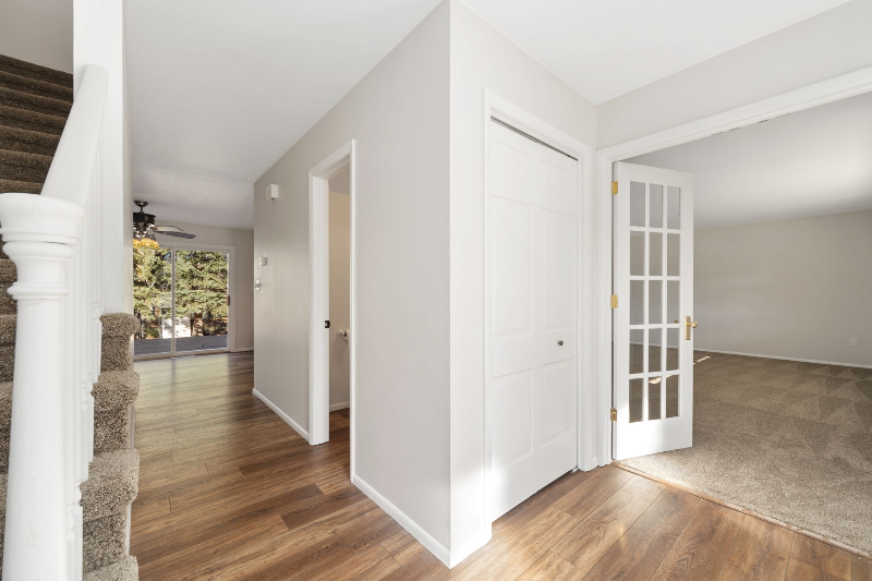 1606 Windsor Ct - Photo 2 of 20