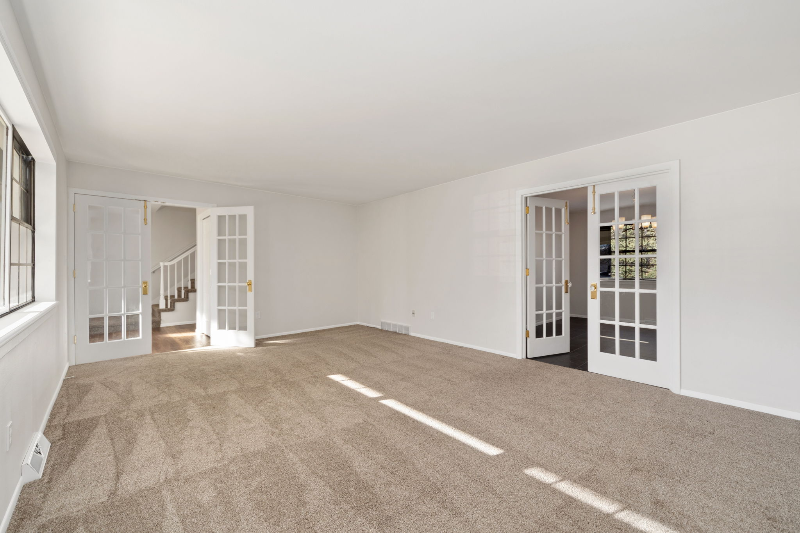 1606 Windsor Ct - Photo 3 of 20