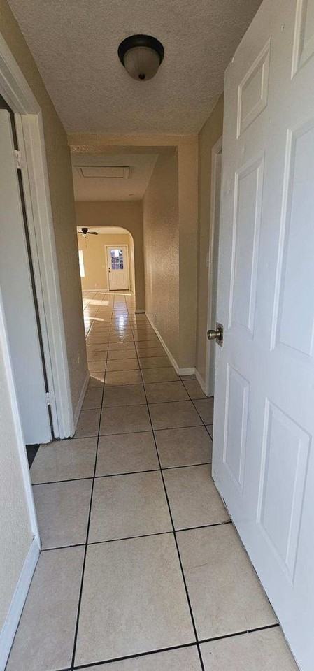 715 N Virginia Ave - Photo 5 of 6