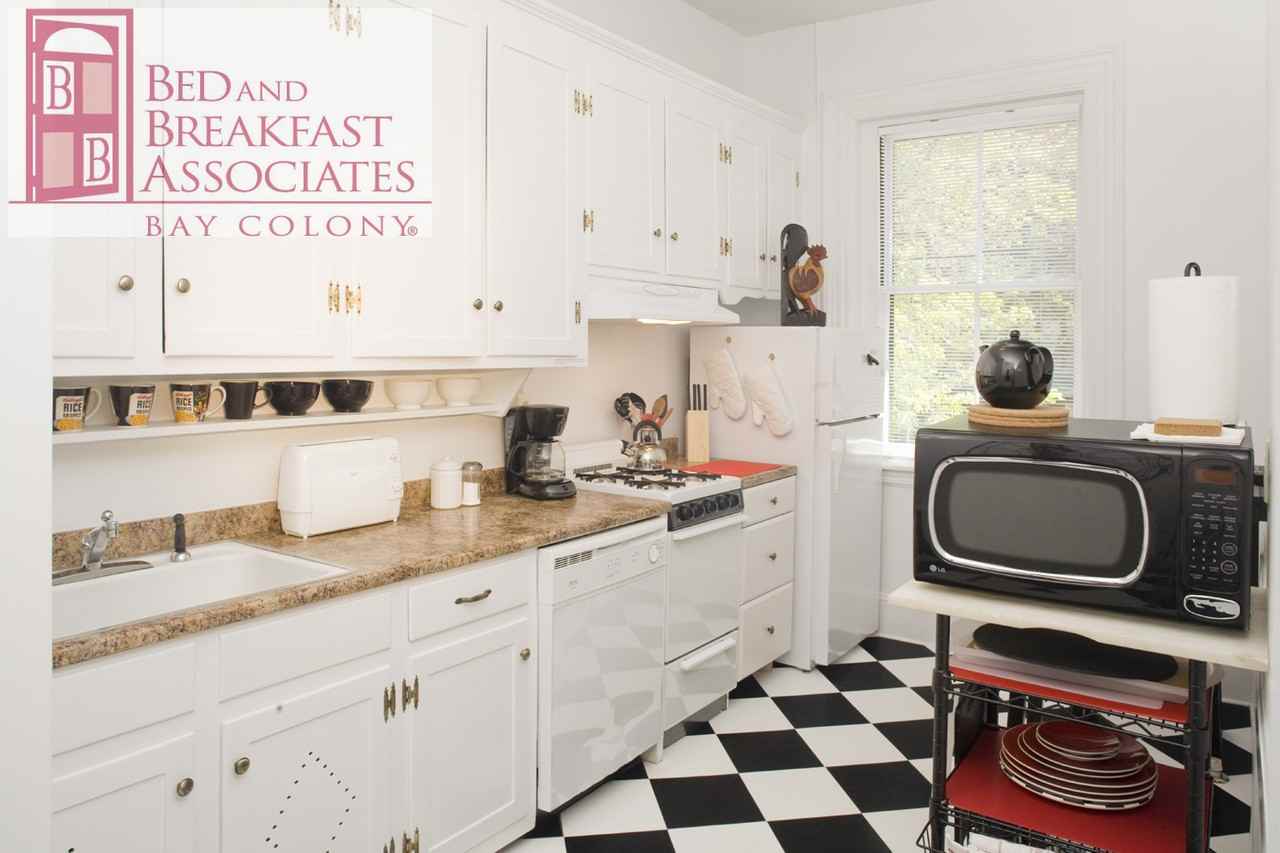 1br - Charming brownstone spacious and bright Victorian building. - Photo 6 of 12