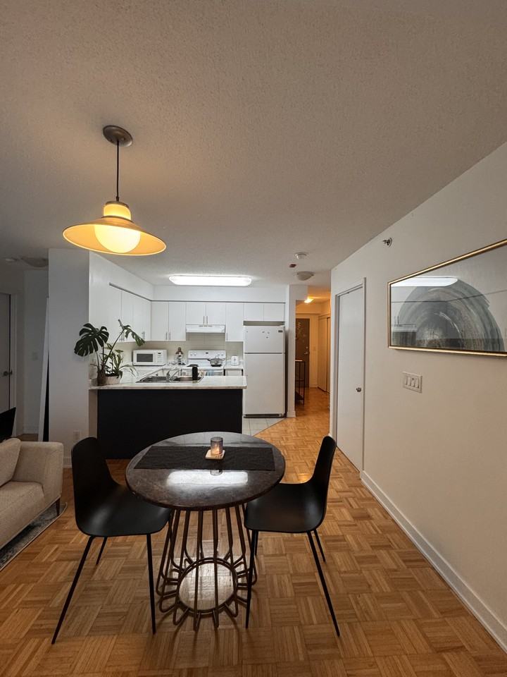 1033 Queen St W - Photo 3 of 11