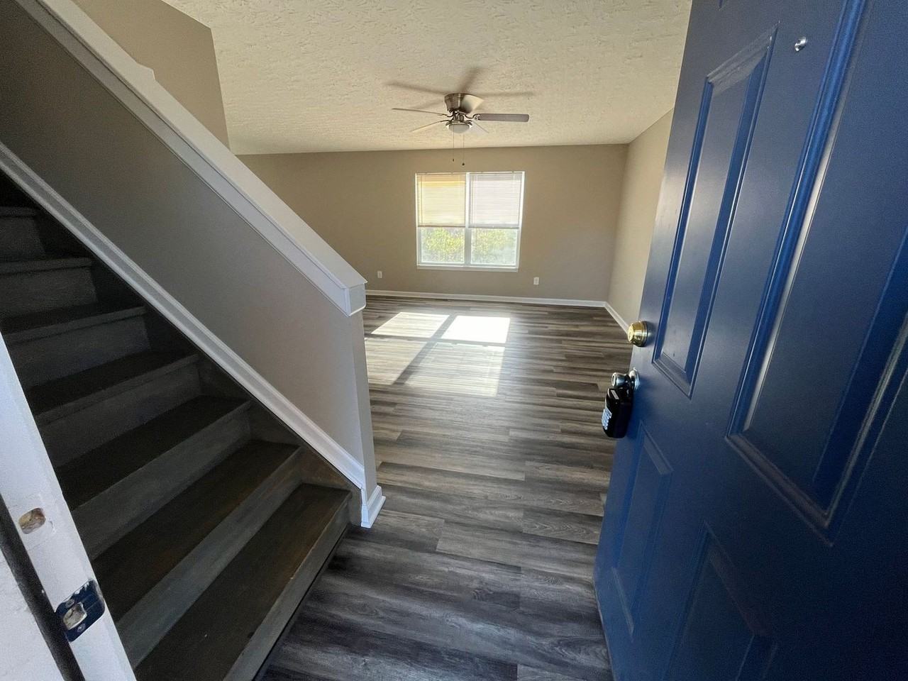 5651 Woodhaven Dr - Photo 3 of 17