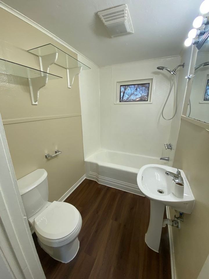 4246 Grant Ave - Photo 3 of 8