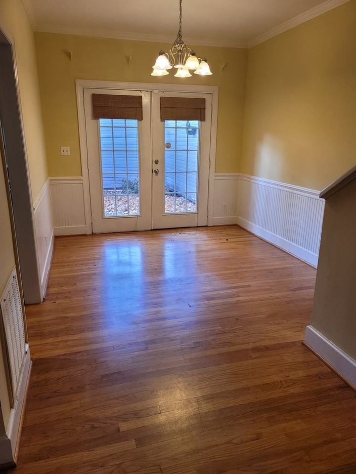 738 Victorian Pl - Photo 3 of 14