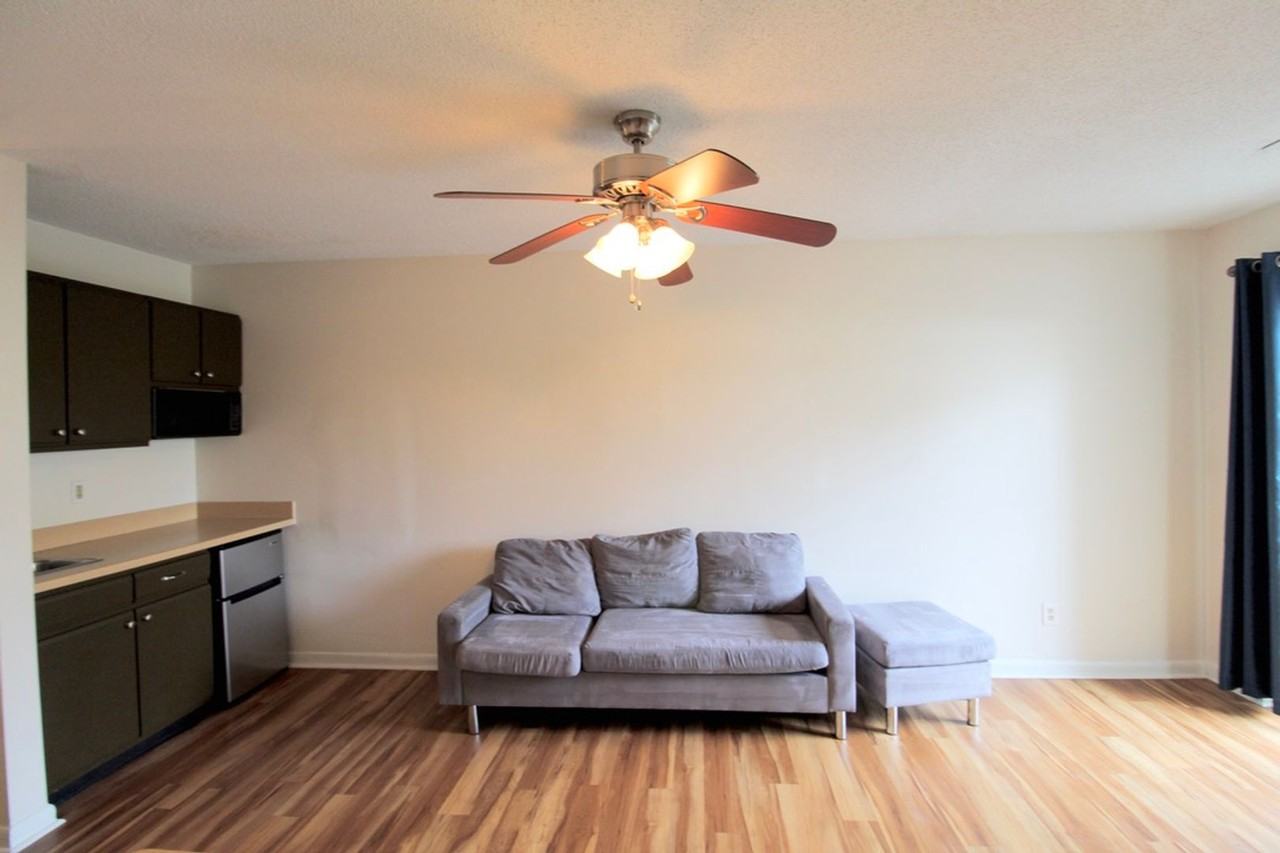 1336 Bradley Dr - Photo 4 of 20