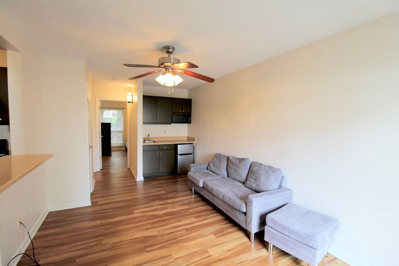 1336 Bradley Dr - Photo 5 of 20