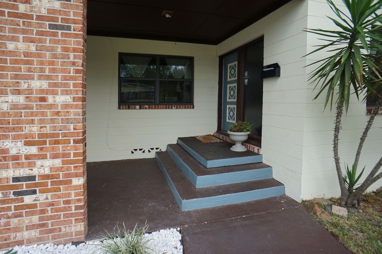 7477 Greenway Dr - Photo 2 of 24