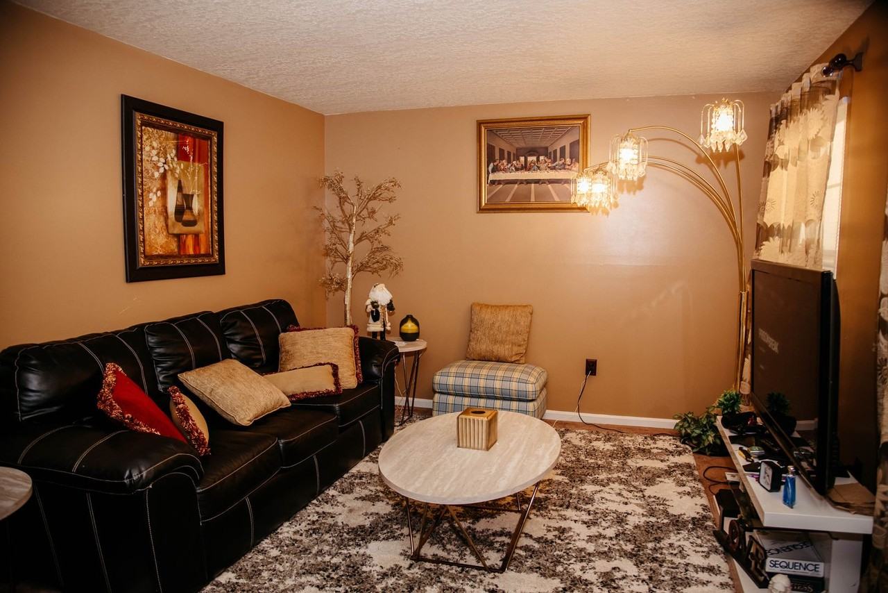 30 Charles Cir - Photo 3 of 20