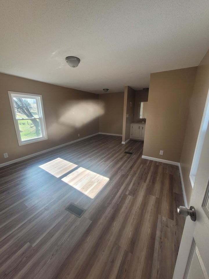 1666 Weaver Branch Rd #NA - Photo 4 of 11