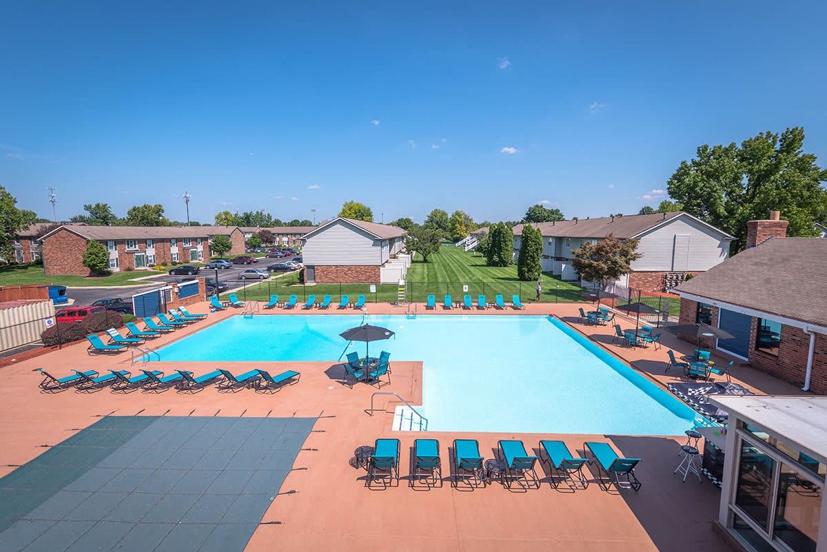 2202 Fair Oaks Dr - Photo 3 of 12