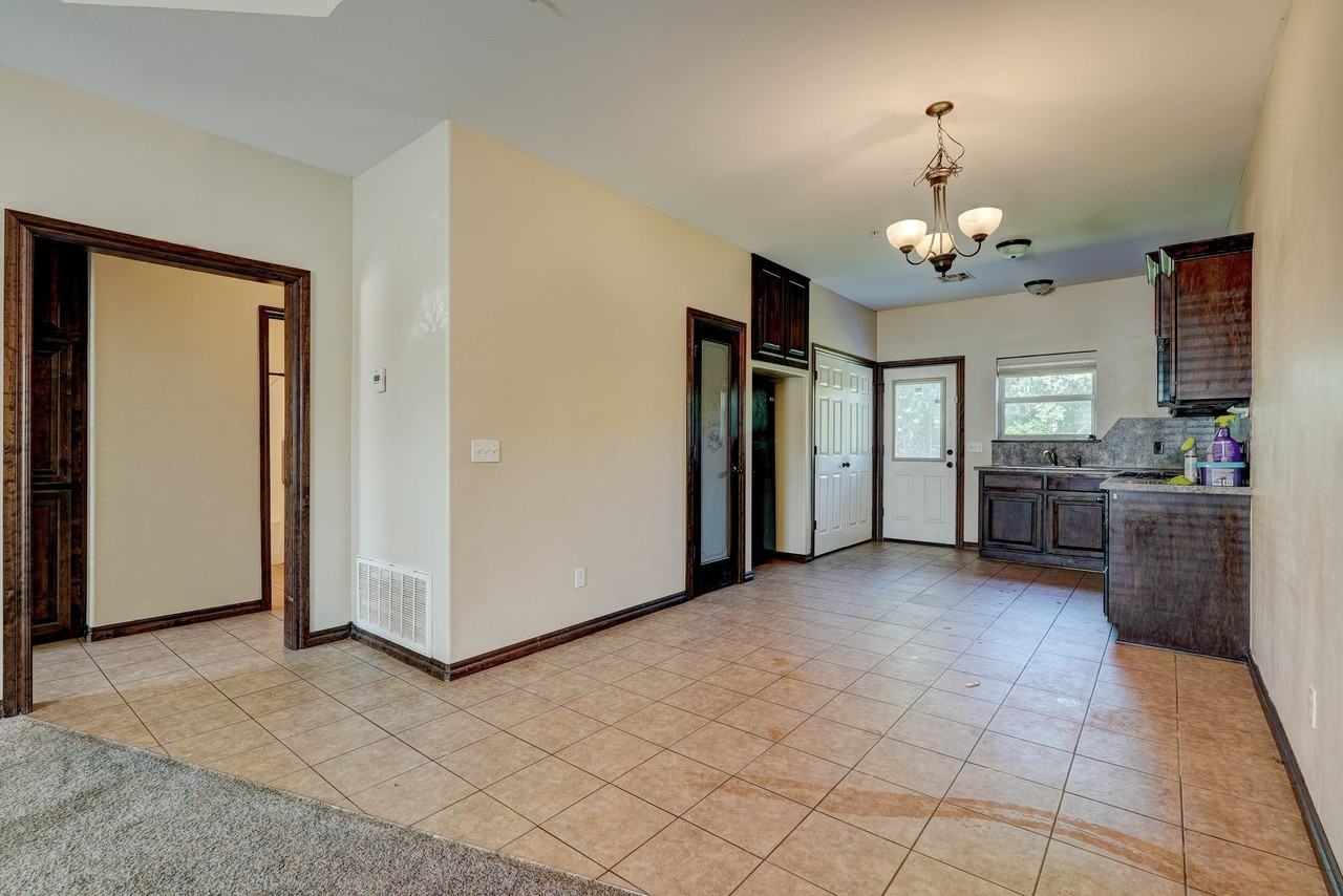2220 W Utah Ave #2220 - Photo 7 of 40