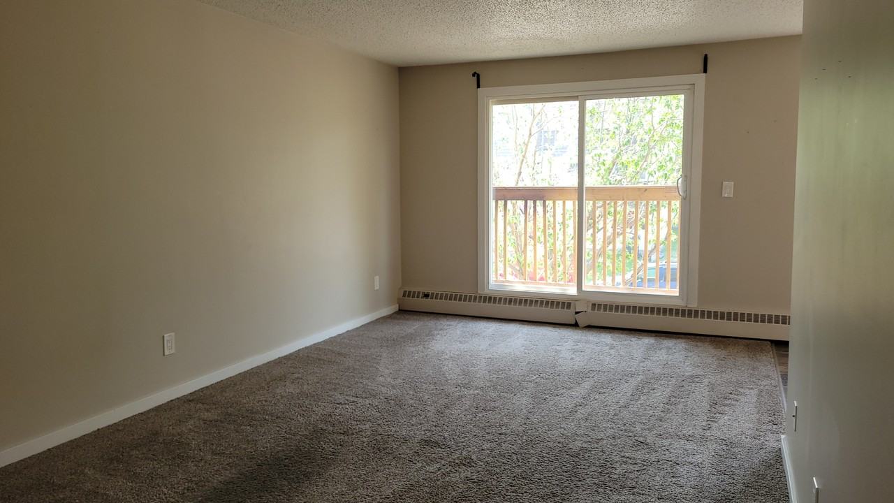 8111 96 StreetBlock B - 331 #331PR - Photo 2 of 7