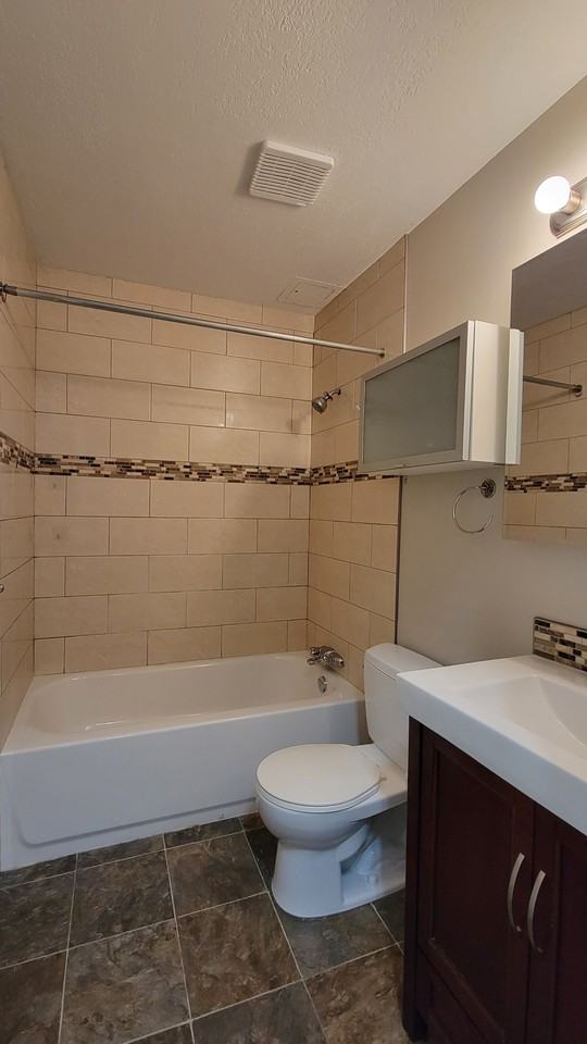 8111 96 StreetBlock B - 331 #331PR - Photo 6 of 7