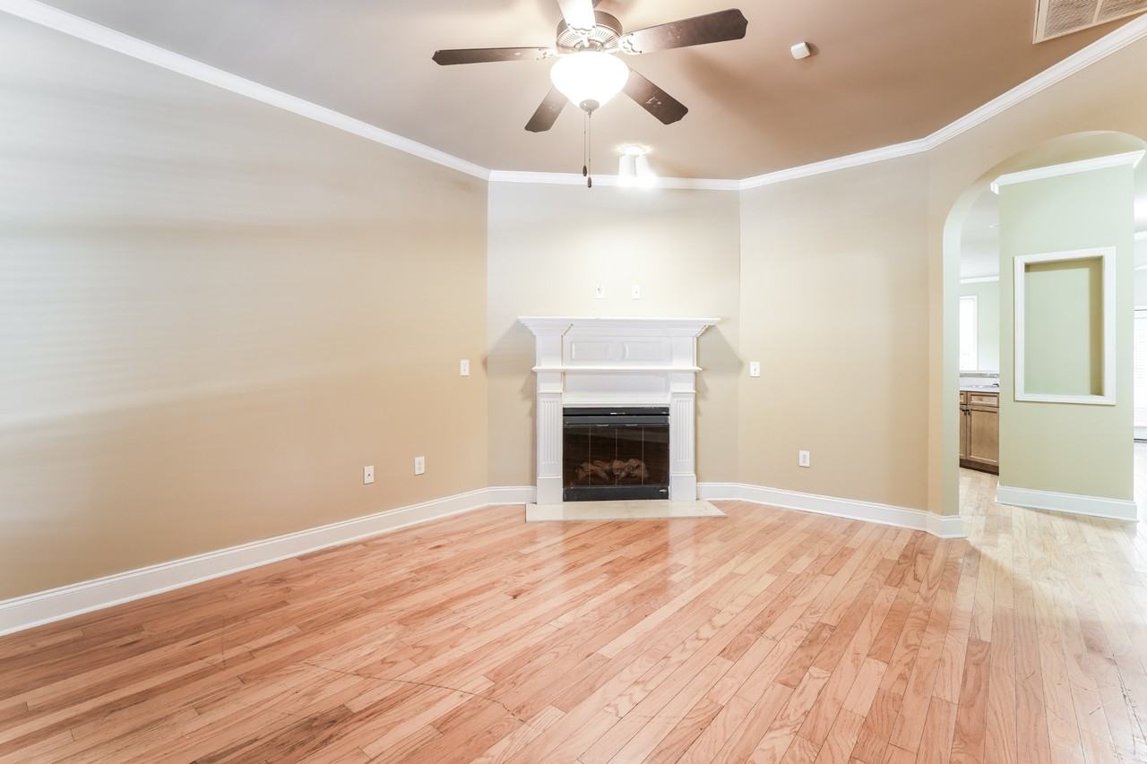 4431 Dallis Ct - Photo 2 of 15