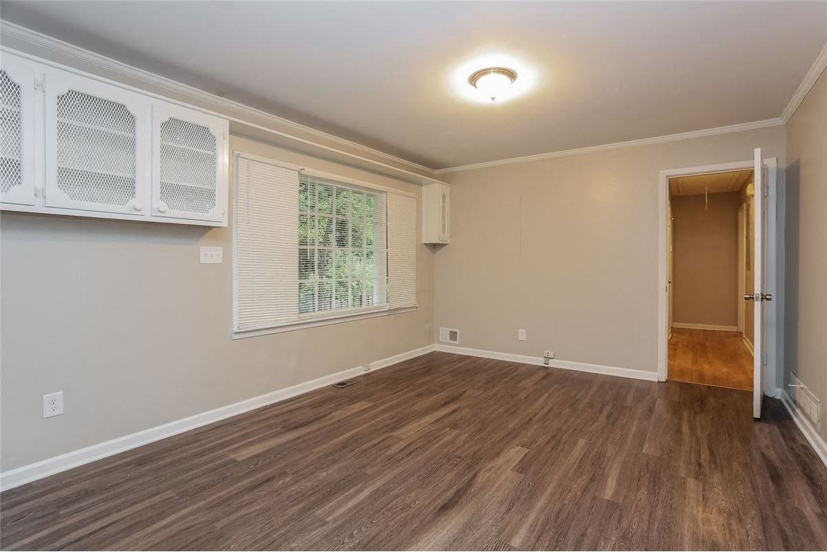 4605 Greensprings Rd - Photo 3 of 15