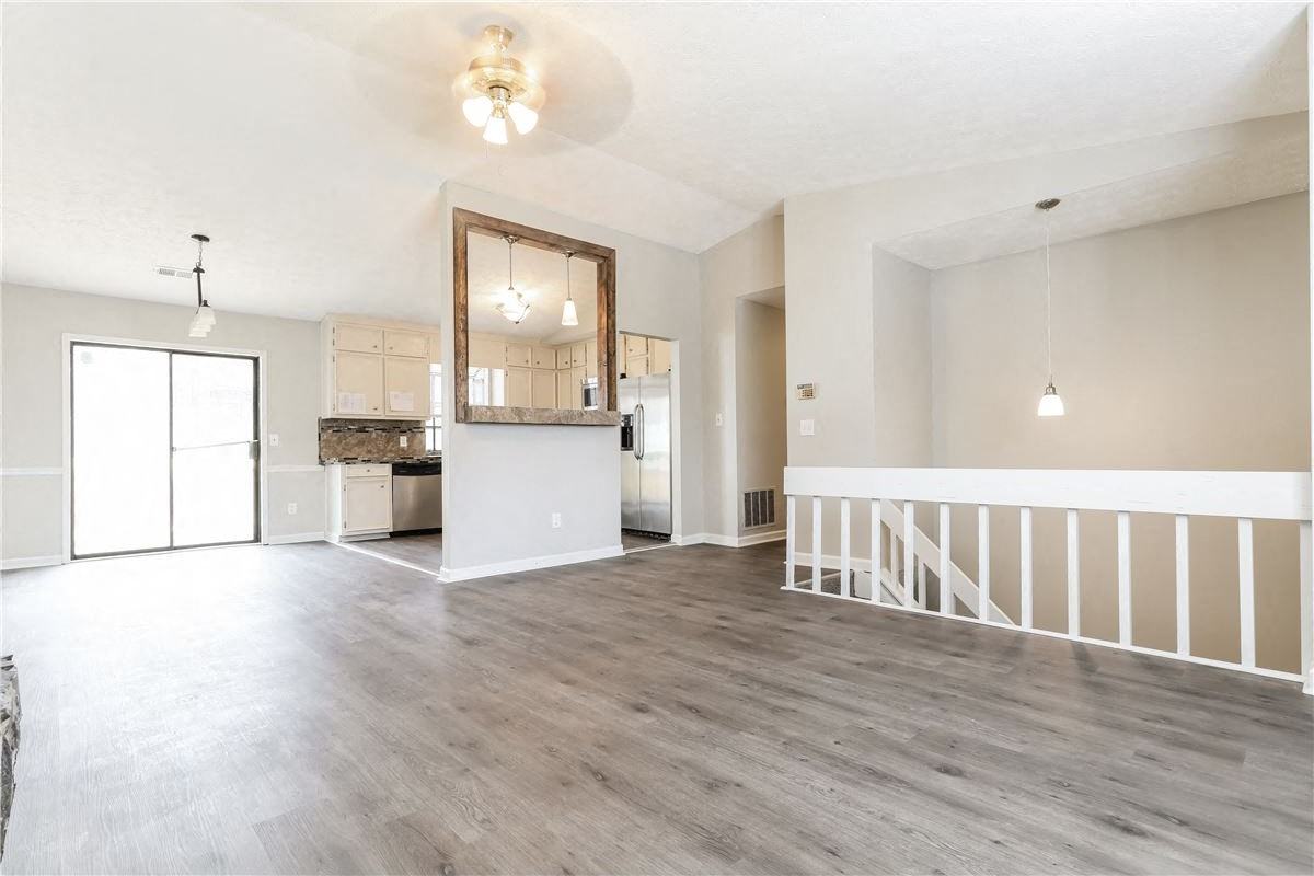 807 Sheppard Cv - Photo 4 of 15